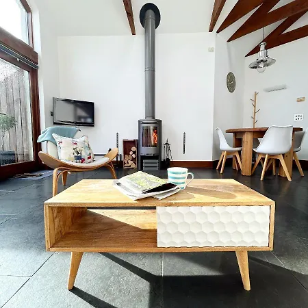 Merlin Farm Short Walk To And Location In Cornwall * Mawgan Porth