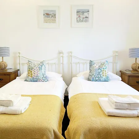 Merlin Farm Short Walk To And Location In Cornwall Feriegård Mawgan Porth